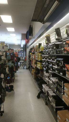 Sporting Goods Store «Big 5 Sporting Goods - Van Nuys», reviews and photos, 7250 Van Nuys Blvd, Van Nuys, CA 91405, USA