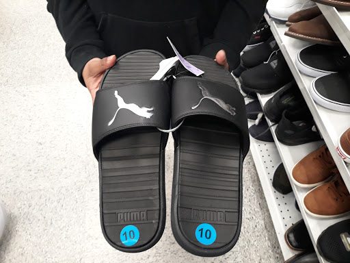 Sporting Goods Store «Big 5 Sporting Goods», reviews and photos, 4902 E Kings Canyon Rd, Fresno, CA 93727, USA