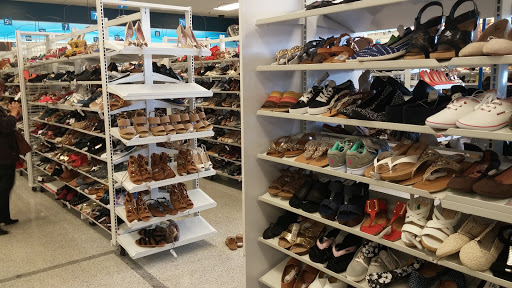 Clothing Store «Ross Dress for Less», reviews and photos, 560 N Euclid St, Anaheim, CA 92801, USA