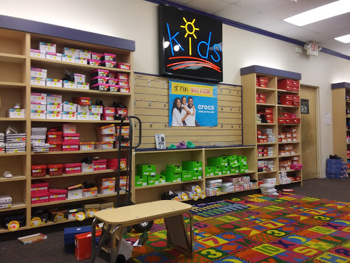 Shoe Store «Shoe Dept.», reviews and photos, 6635 Winchester Blvd, Canal Winchester, OH 43110, USA