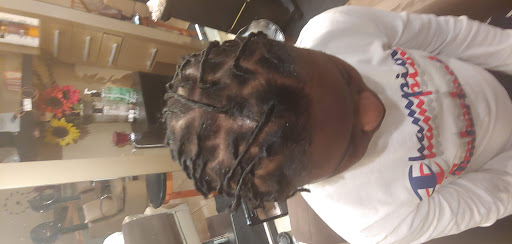 Hair Salon «Twisted Rootz Natural Hair Care Salon», reviews and photos, 2903 Oakland Ave, Greensboro, NC 27403, USA