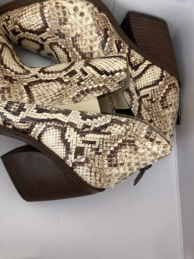 Department Store «Nordstrom Rack Lake Brandon Plaza», reviews and photos, 11201 Causeway Blvd, Brandon, FL 33511, USA