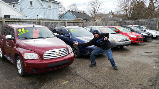 Used Car Dealer «Cars Trucks & More», reviews and photos, 861 E Grand River Ave, Howell, MI 48843, USA