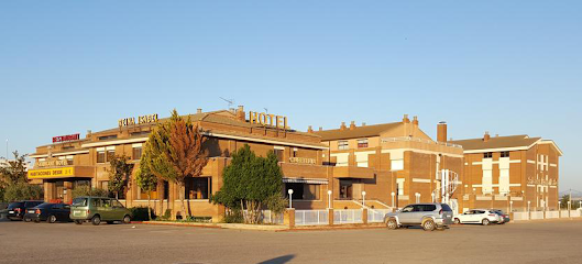 Hotel Reina Isabel - N-II, Km 458.5, Partida Plana de Gensana, 18, 25194 Lleida, Spain