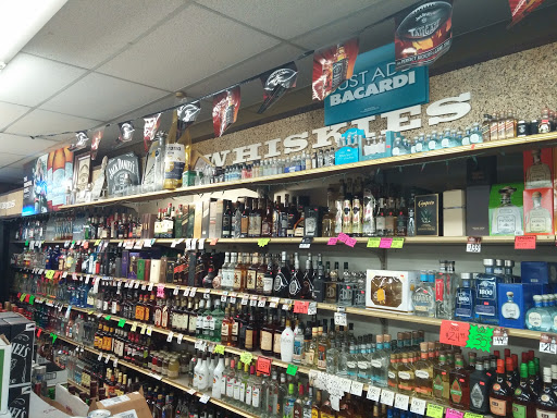 Liquor Store «Greenhaven Wine & Liquor», reviews and photos, 6421 Riverside Blvd, Sacramento, CA 95831, USA