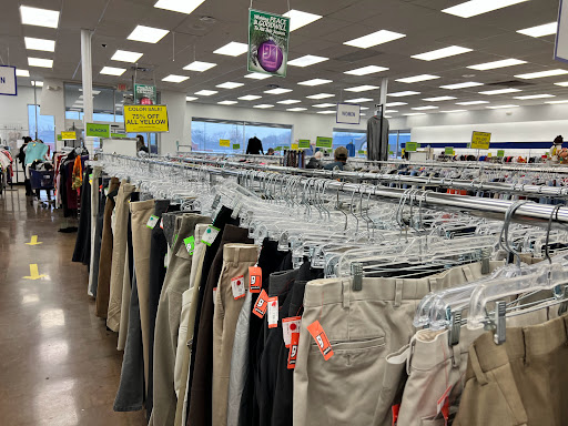 Thrift Store «Goodwill Retail Store of Chesterfield – Forum Center», reviews and photos, 11 Forum Shopping Center, Chesterfield, MO 63017, USA