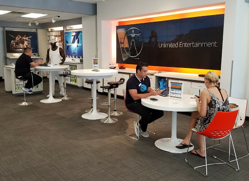 Cell Phone Store «AT&T», reviews and photos, 1601 Washington Ave, Miami Beach, FL 33139, USA
