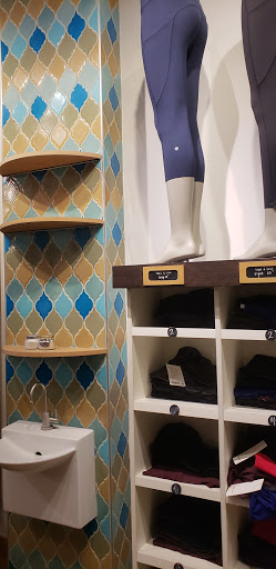 Sportswear Store «lululemon», reviews and photos, 2905 E Skyline Dr #255, Tucson, AZ 85718, USA