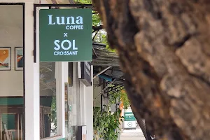 LUNA Coffee x SOL Croissant image