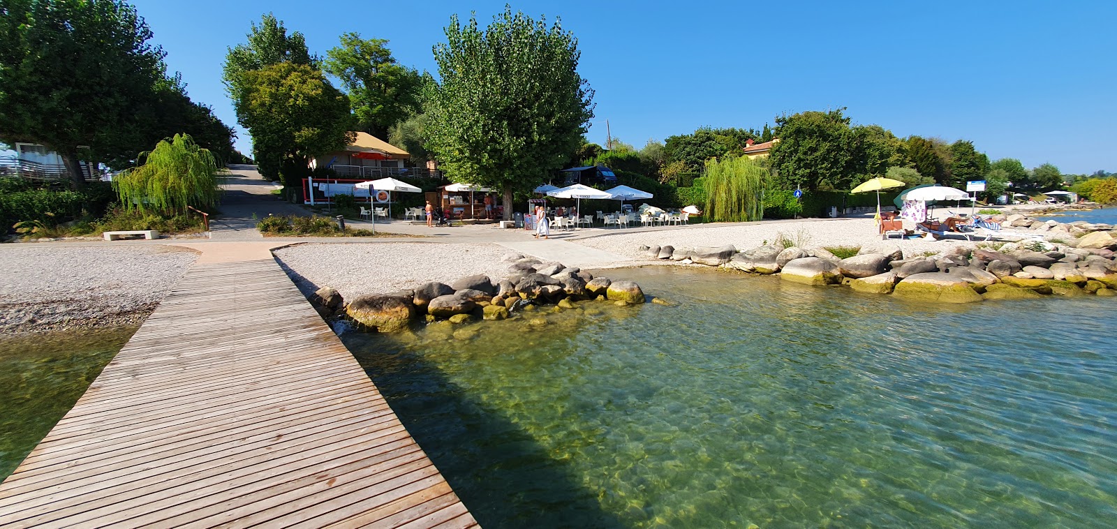 Photo of Padenghe Beach and the settlement