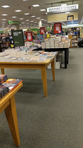 Book Store «Barnes & Noble», reviews and photos, 112 Eisenhower Pkwy, Livingston, NJ 07039, USA