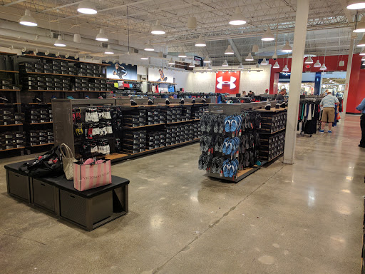 Clothing Store «Under Armour Factory House», reviews and photos, 12801 W Sunrise Blvd #429, Sunrise, FL 33323, USA