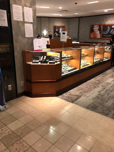 Jewelry Store «Zales - The Diamond Store», reviews and photos, 149 Woodbridge Center Dr #149, Woodbridge, NJ 07095, USA