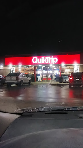 Gas Station «QuikTrip», reviews and photos, 1140 W Pearce Blvd, Wentzville, MO 63385, USA