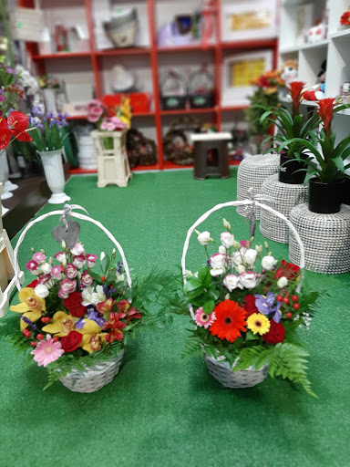 Floraria Mari ro - Aranjamente florale | Buchete flori | Coroane Funerare Piata Straduintei | Berceni Sud