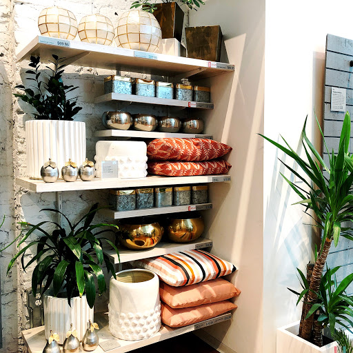 Furniture Store «CB2», reviews and photos, 34 Ellis St, San Francisco, CA 94102, USA