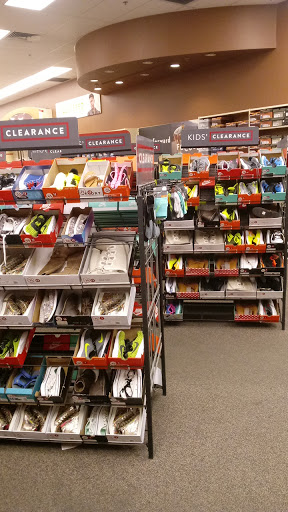 Shoe Store «Famous Footwear», reviews and photos, 3335 Grand Oaks, Corona, CA 92881, USA