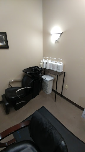 Beauty Salon «Deluxe Hair Salon Spa & Suites», reviews and photos, 1212 W 136th St, Kansas City, MO 64145, USA