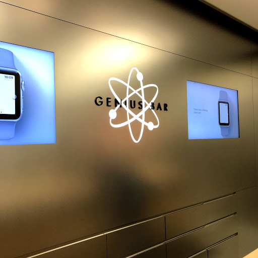 Computer Store «Apple Reston», reviews and photos, 11949 Market St, Reston, VA 20190, USA