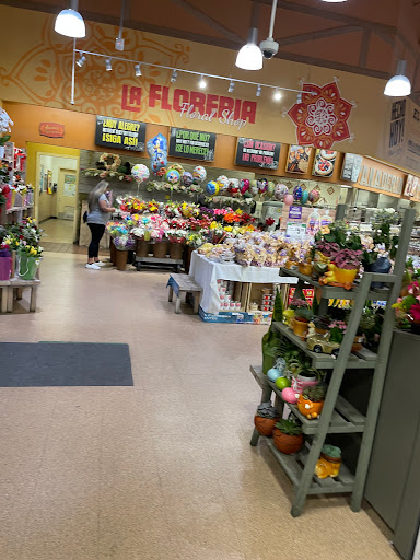 Grocery Store «Northgate Gonzalez Markets», reviews and photos, 11660 Firestone Blvd, Norwalk, CA 90650, USA