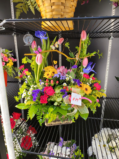 Florist «Sacalis Florist», reviews and photos, 575 Broadway, Bayonne, NJ 07002, USA