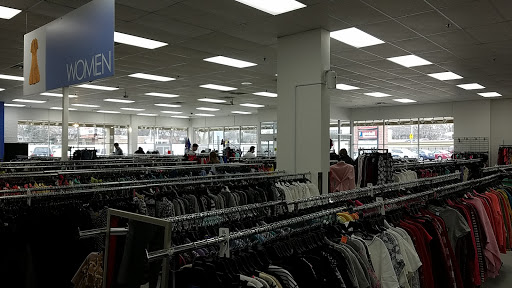 Thrift Store «Goodwill Store and Donation Center - Madison West», reviews and photos, 4530 Verona Rd, Madison, WI 53711, USA