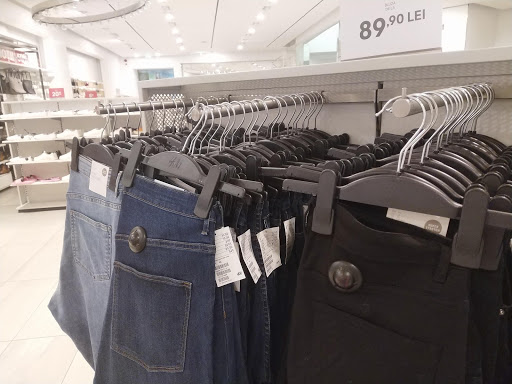 Stores to buy men's jeans Bucharest