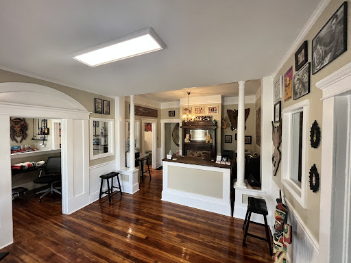 Tattoo Shop «Blu Gorilla Tattoo», reviews and photos, 1409 King St, Charleston, SC 29403, USA