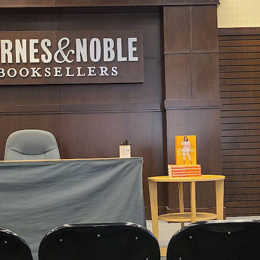 Book Store «Barnes & Noble», reviews and photos, 189 The Grove Dr, Los Angeles, CA 90036, USA