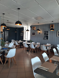 Atmosphère du Restaurant Gili Café à La Tremblade - n°9