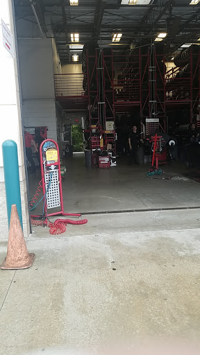 Tire Shop «Discount Tire Store - Lakeland, FL», reviews and photos, 6975 US Hwy 98 N, Lakeland, FL 33809, USA