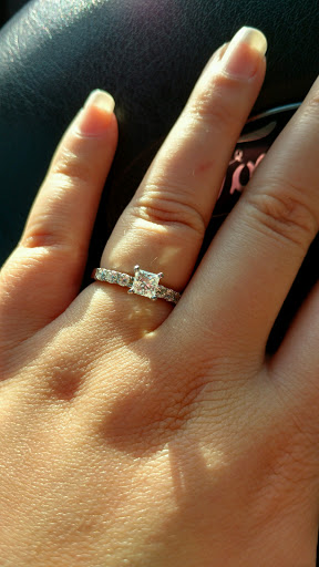 Jewelry Store «Kay Jewelers», reviews and photos, 1202 N Main St Suite 120, Suffolk, VA 23434, USA