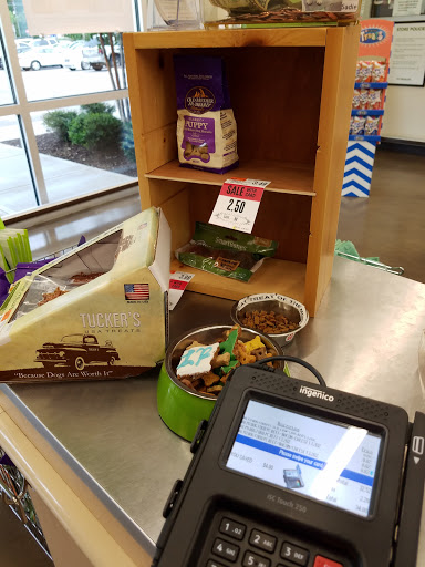 Pet Supply Store «Pet Supplies Plus», reviews and photos, 9500 Dorchester Rd #350, Summerville, SC 29485, USA