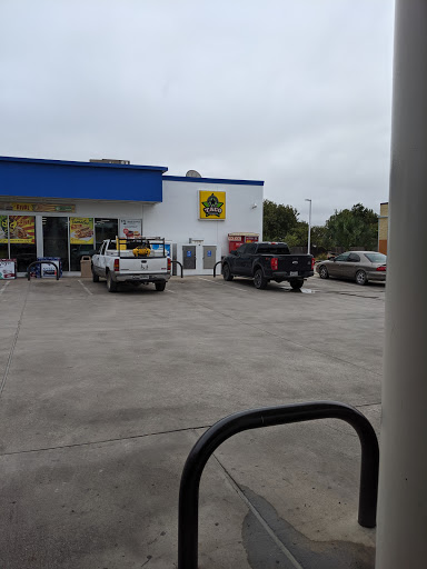 Convenience Store «Stripes», reviews and photos, 2815 E Main St, Uvalde, TX 78801, USA