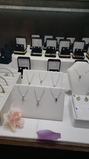 Jewelry Store «The Jewelry Exchange», reviews and photos, 36175 Plymouth Rd, Livonia, MI 48150, USA