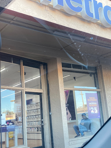 MetroPCS, 2329 Vance Jackson Rd, San Antonio, TX 78213, USA, 