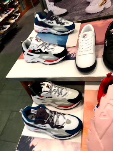 Computer Store «Microsoft Store - Cherry Creek Mall», reviews and photos, 3000 E 1st Ave, Denver, CO 80206, USA