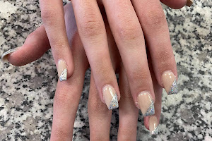 T's Nails