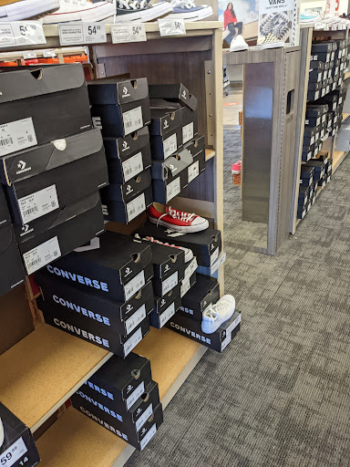 Shoe Store «Rack Room Shoes», reviews and photos, 2809 Battleground Ave, Greensboro, NC 27455, USA