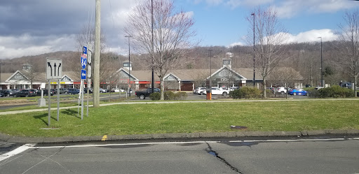 Office Supply Store «Staples», reviews and photos, 113 Mill Plain Rd, Danbury, CT 06811, USA