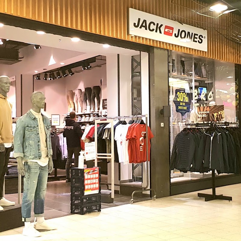 JACK & JONES