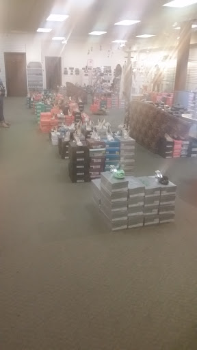 Shoe Store «Village Shoe Inn», reviews and photos, 33224 Grand River Ave, Farmington, MI 48336, USA