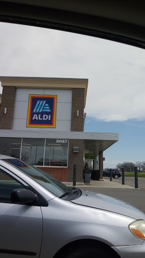 Supermarket «ALDI», reviews and photos, 2027 E Geneva St, Delavan, WI 53115, USA