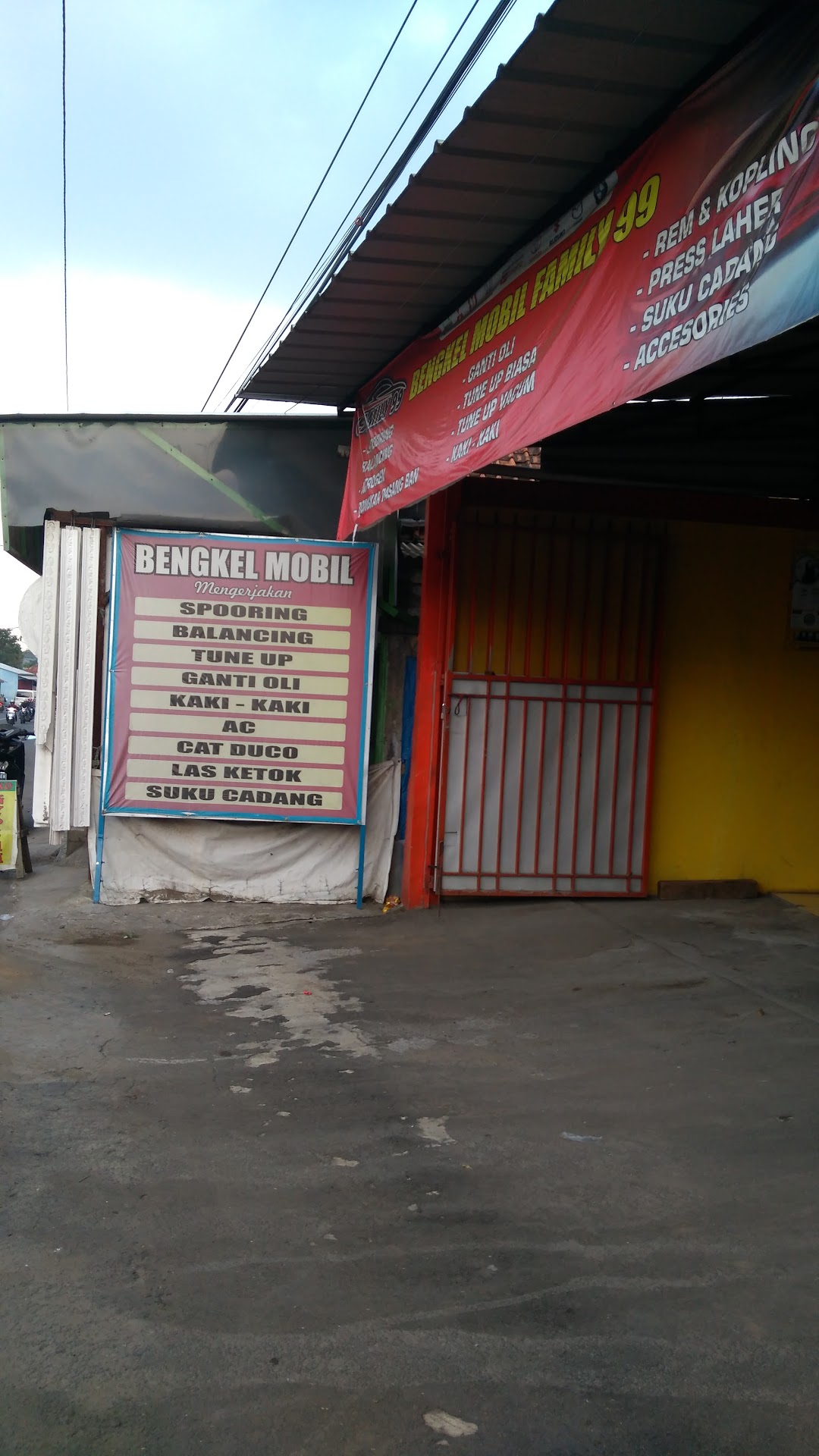 Bengkel Mobil Family 99