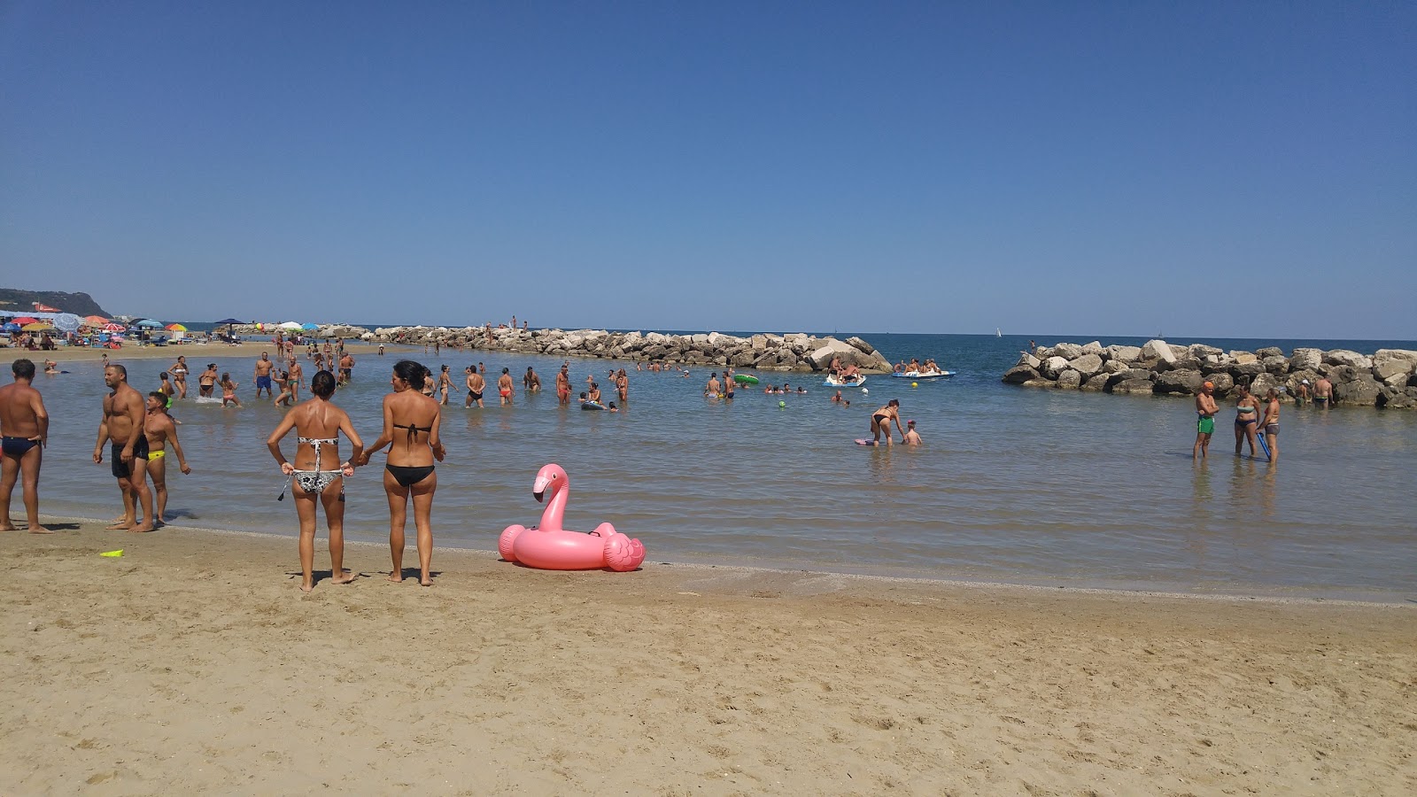Valokuva Spiaggia Gimarraista. pinnalla kirkas hiekka:n kanssa