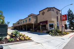 Econo Lodge Inn & Suites Fallbrook Downtown image