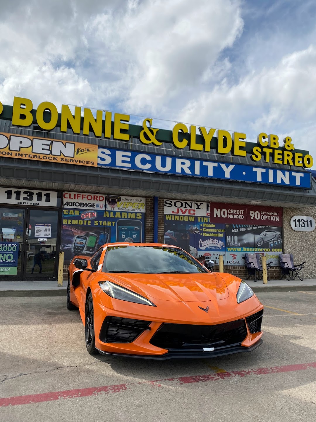 Bonnie & Clyde Car Stereo & Window Tinting