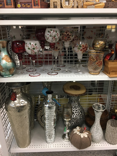 Clothing Store «Ross Dress for Less», reviews and photos, 151 N McDowell Blvd, Petaluma, CA 94954, USA