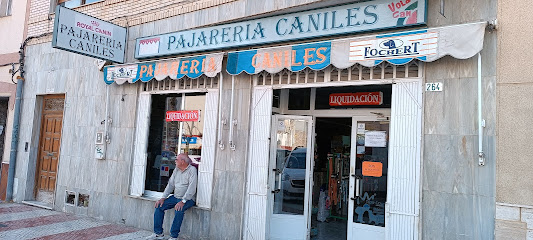 Pajareria Caniles - Servicios para mascota en Roquetas de Mar
