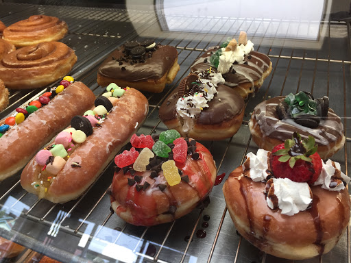 Donut Shop «Gourmet Donut», reviews and photos, 1800 Atlantic Ave, Long Beach, CA 90806, USA